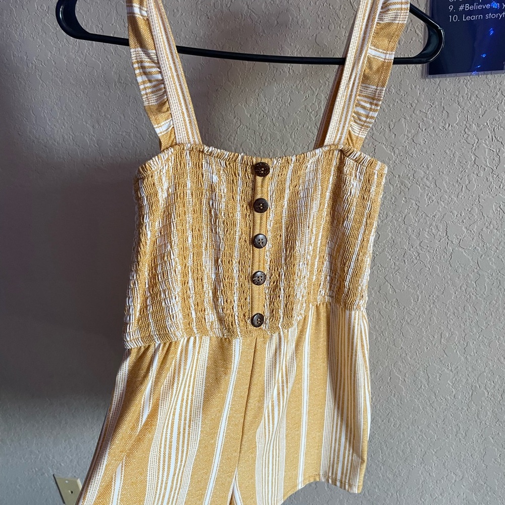 Derek Heart Mustard and Cream Textured Top